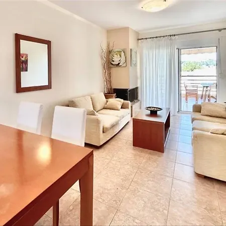 Alex House - 2 Bedrooms 7 Guests Tatil Evi