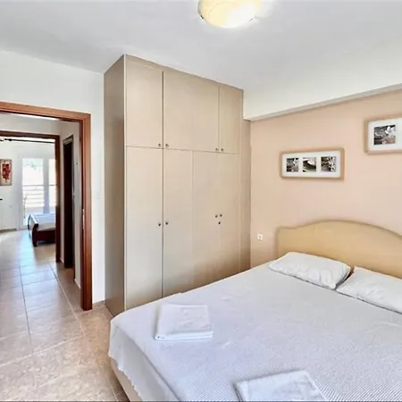 Alex House - 2 Bedrooms 7 Guests